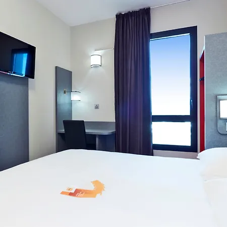 Premiere Classe Lyon - Priest Eurexpo Otel 2*